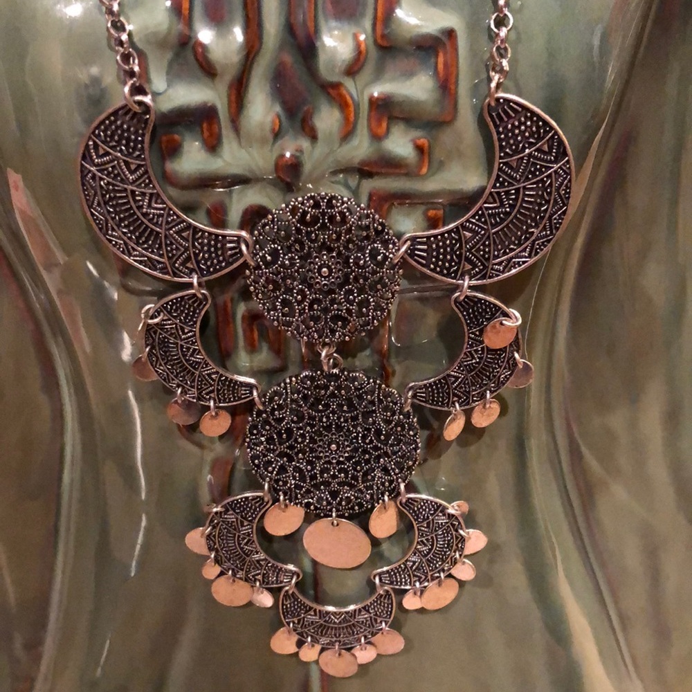 Express Moon phase necklace silver tone